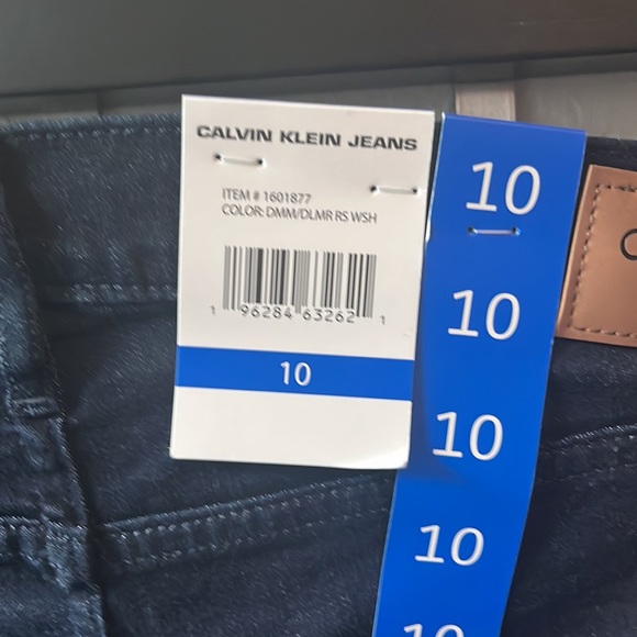 Calvin Klein Jeans Reprieve Ladies Delmar Size 10, Inseam 29”. - Picture 4 of 6